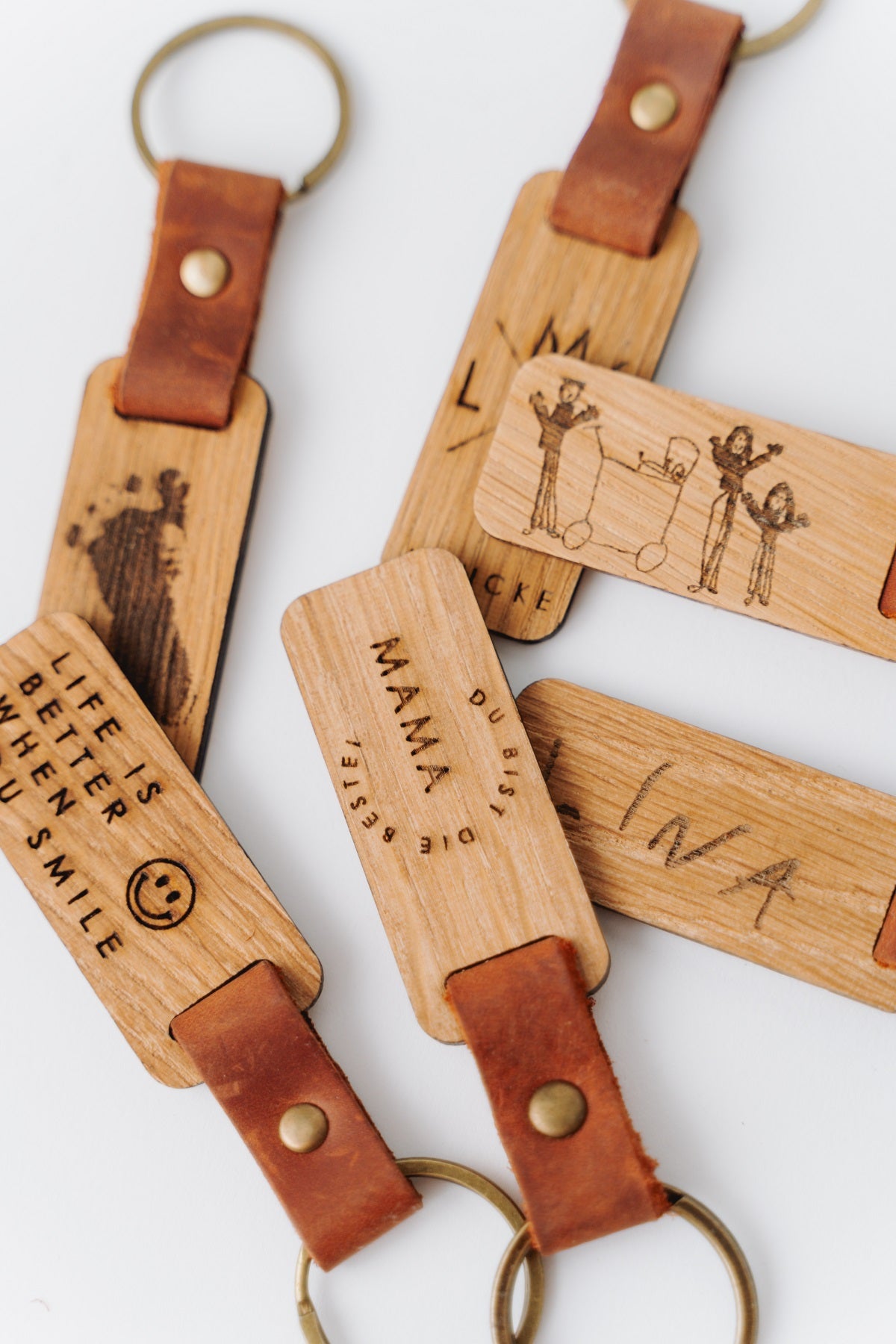 Personalisierter Schlüsselanhänger mit Fußabdruck, Kinderzeichnung oder Initalien. Muttertagsgeschenk, Vatertagsgeschenk, Weihnachtsgeschenk Großeltern