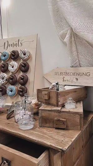 Donut Wand passend zur Candybar beim Kuchenbuffet der Hochzeit- Wachshinaus Hochzeitsverleih