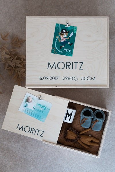Die personalisierte Memorybox Erinnerungskiste, Spielzeugkiste large aus Holz - Wachshinaus Babygeschenke