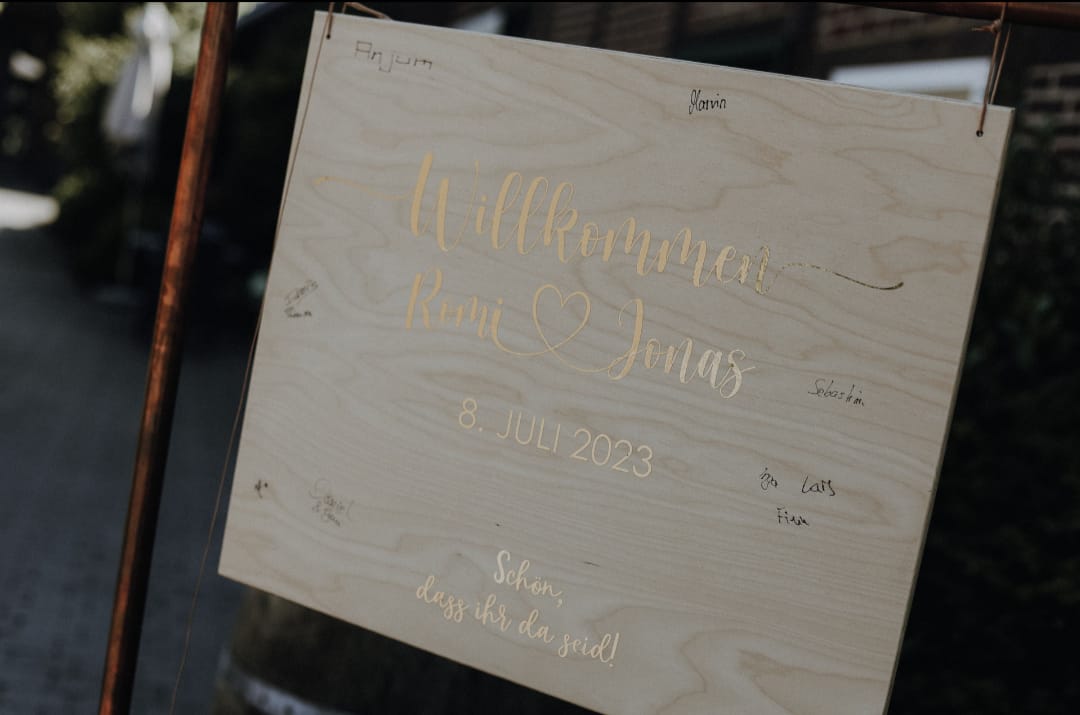Gästebuch aus Holz als Geschenkidee zur Hochzeit - Wachshinaus