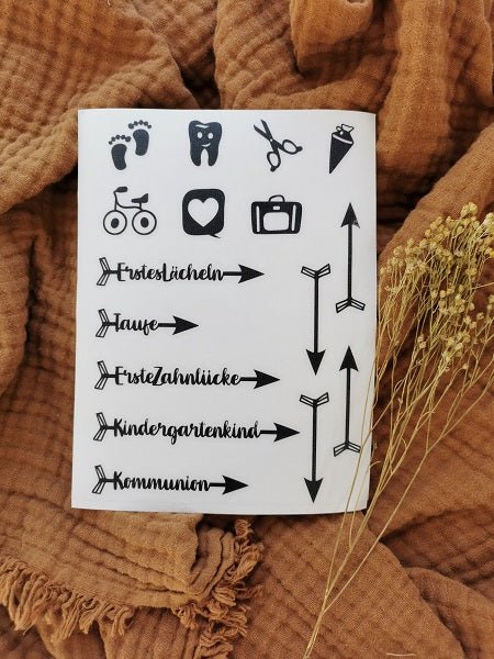 Meilensteinsticker "Symbole" für die Messlatte - Wachshinaus MESSLATTE │ PERSONALISIERT│KIDSINTERIOR Messleisten, Messlatte, Kinderzimmer Deko, einzigartig, Geschenke, Taufe, Geburt, Handmade, Löwe, Ballerina Messlatte Holz, Messlatte Kinderzimmer, personalisierte Messlatte