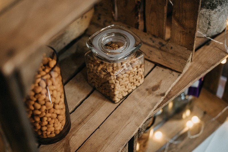 Salty Bar Candybar zur Hochzeit- Brezelständer weinkisten Hochzeitsverleih Münster Hamm Beckum Warendorf Dülmen Greven digitale templates Canva Hochzeit Wachshinaus