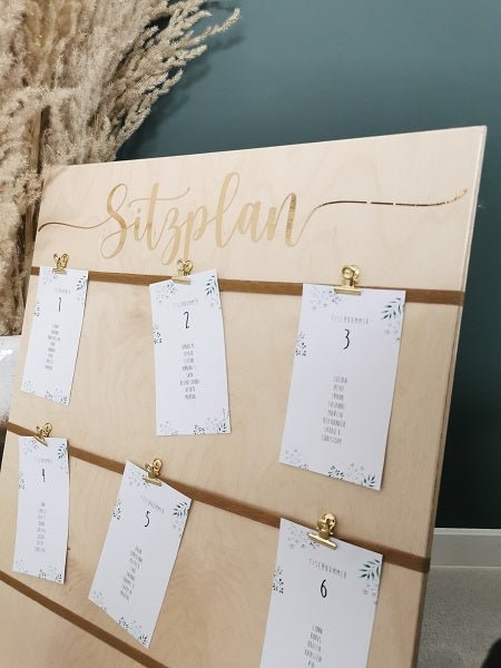 Sitzplan zur Hochzeit edel in Gold für Tischnummern zur Hochzeitsfeier im Münsterland von Wachshinaus