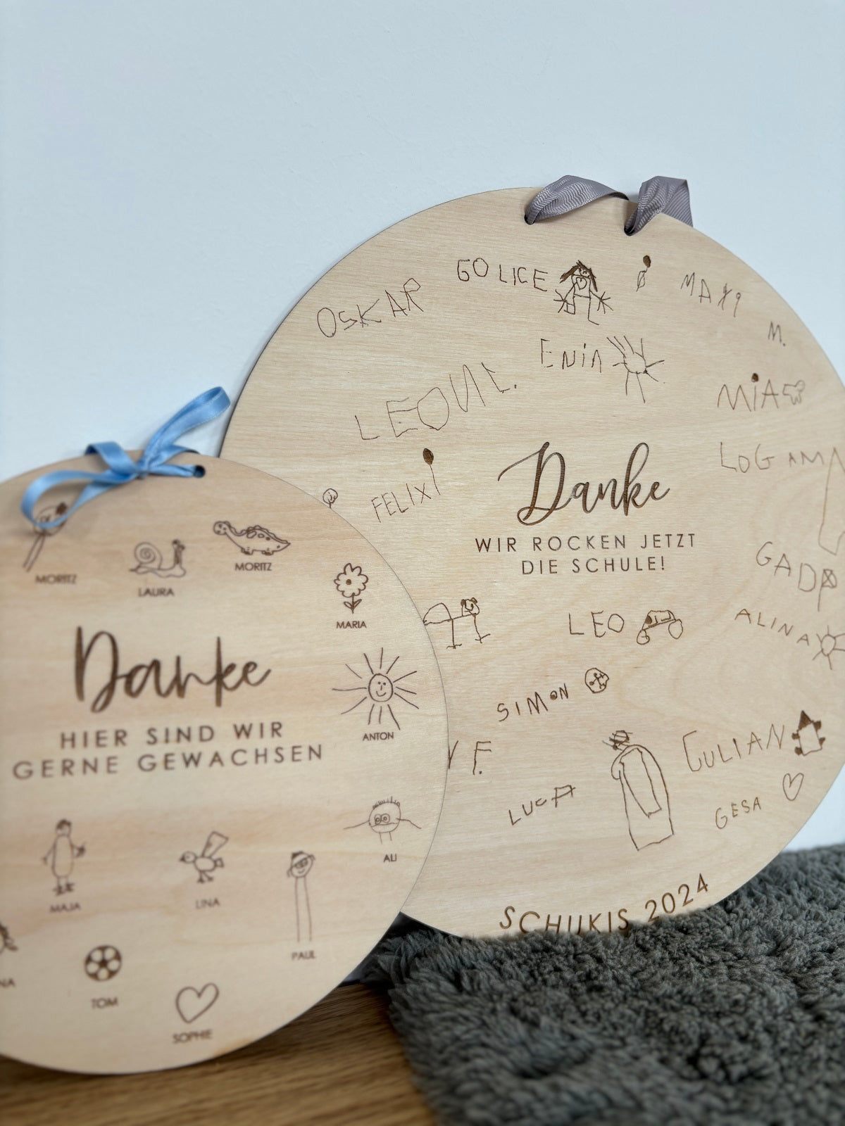 Abschiedsgeschenk vom Kindergarten, Tagesmutter personalisiert aus Holz von Wachshinaus 