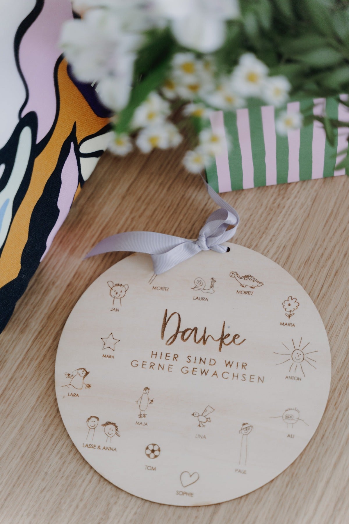 Erziehergeschenk aus Holz, Abschiedsgeschenk,Lehrergeschenk,Kitaabschied,Schulabschluss, Tagesmuttergeschenk, Hebammengeschenk von Wachshinaus mit Kinderzeichnungen