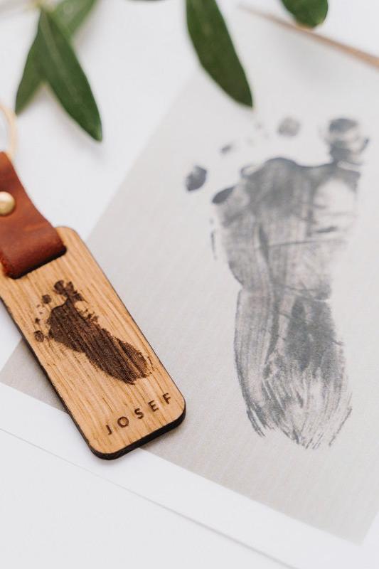 Personalisierter Schlüsselanhänger mit Fußabdruck, Kinderzeichnung oder Initalien. Muttertagsgeschenk, Vatertagsgeschenk, Weihnachtsgeschenk Großeltern