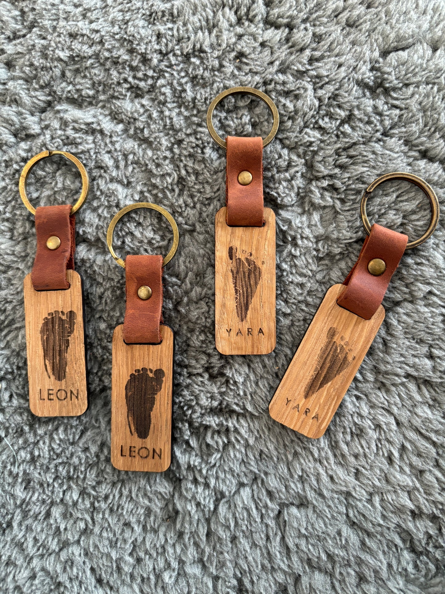 Personalisierter Schlüsselanhänger mit Fußabdruck, Kinderzeichnung oder Initalien. Muttertagsgeschenk, Vatertagsgeschenk, Weihnachtsgeschenk Großeltern