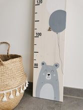 Lade das Bild in den Galerie-Viewer, Weißbären Messlatte aus Holz für Kinder
