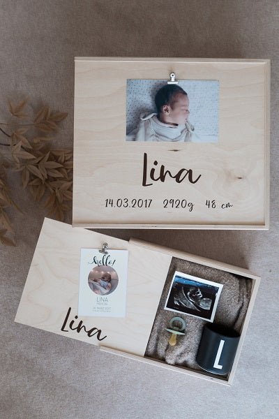 Die personalisierte Memorybox, Erinnerungskiste aus Holz small zur Geburt oder Taufe - Wachshinaus