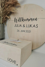 Lade das Bild in den Galerie-Viewer, Wedding Memorybox aus Holz als Geschenk zur Hochzeit - Wachshinaus Hochzeitsshop für nachhaltige Geschenke
