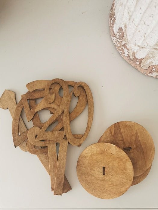 Tischnummern im ristikalen Holzstil - Wachshinaus