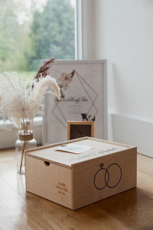 Wedding Memorybox aus Holz als Geschenk zur Hochzeit - Wachshinaus Hochzeitsshop für nachhaltige Geschenke