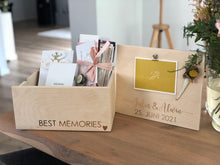 Lade das Bild in den Galerie-Viewer, Wedding Memorybox aus Holz als Geschenk zur Hochzeit - Wachshinaus Hochzeitsshop für nachhaltige Geschenke
